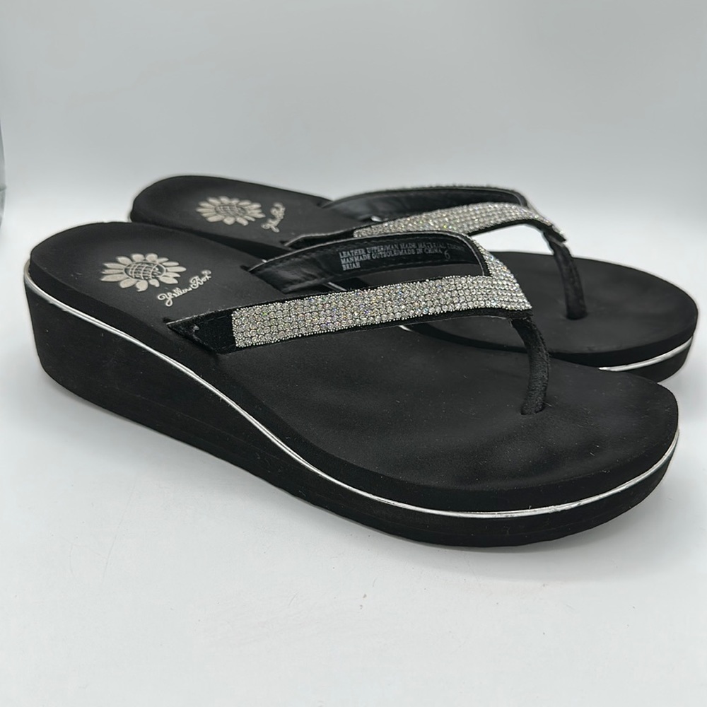 Yellow Box Briah black leather thong sandals with silver bling straps, size 6